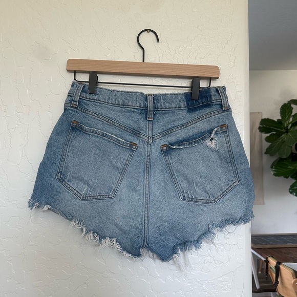 Abercrombie &Fitch High Rise Mom Shorts - Picture 3 of 4